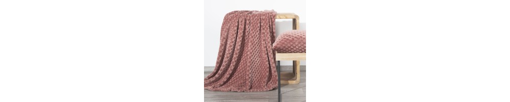 Koc BELA typu flano z geometrycznym efektem 3D 150X200 ciemny róż